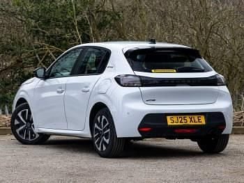 Used Peugeot 208 Style 101 HP (74 kW) 2025 White Hatchback