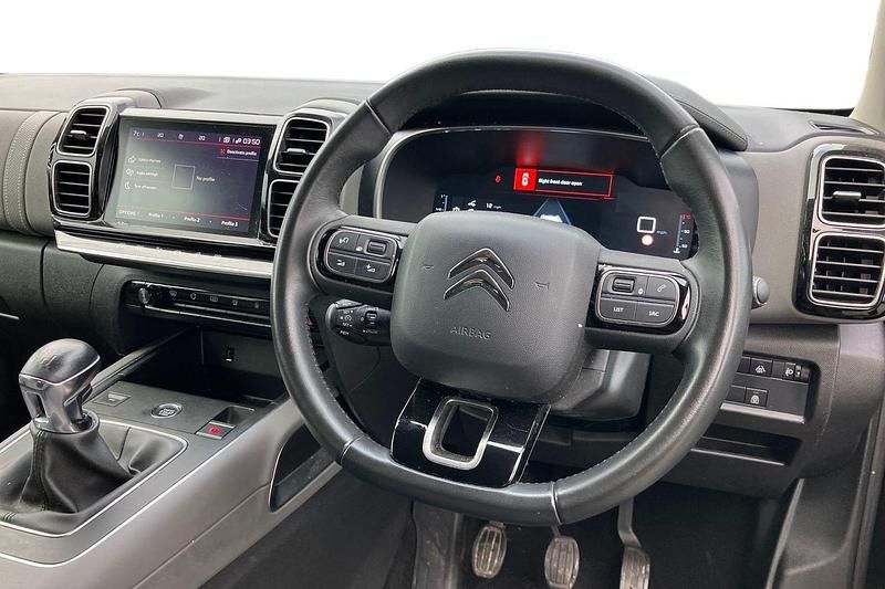 Used Citroën C5 Shine 131 HP (96 kW) 2022 Black Hatchback