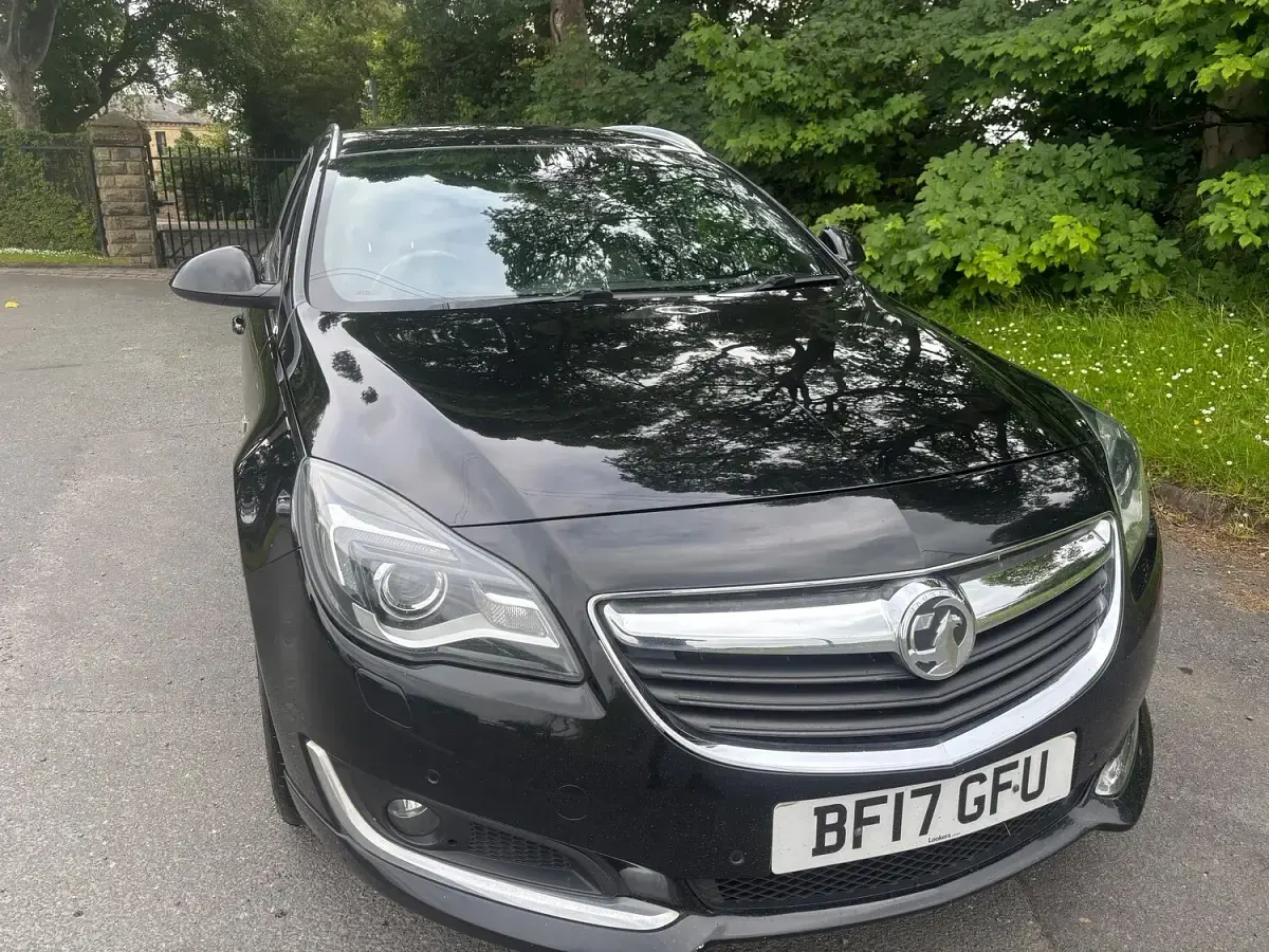 Used Vauxhall Insignia SRi 170 HP (125 kW) 2017 Black Estate