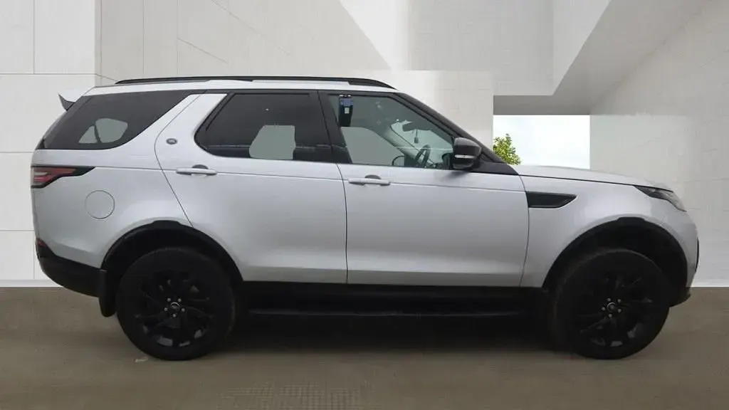 Used Land Rover Discovery 5 Landmark 306 HP (225 kW) 2020 Silver SUV