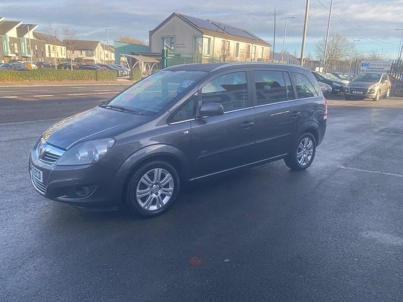 Second-hand Vauxhall Zafira Design Edition 115 CP (84 kW) 2012 Gri Monovolum
