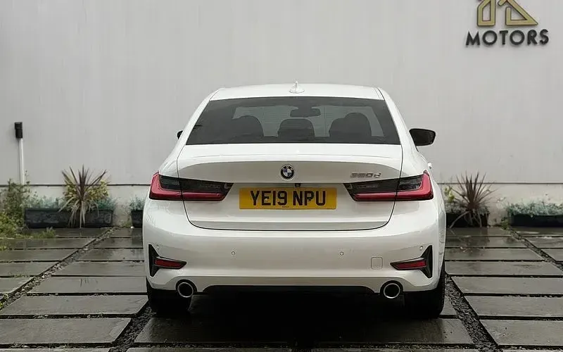 Used BMW 320 Sport Line 190 HP (139 kW) 2019 White Sedan