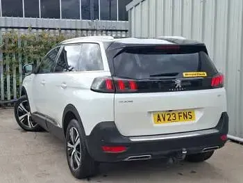 Usado Peugeot 5008 GTi 131 HP (96 kW) 2023 Branco SUV
