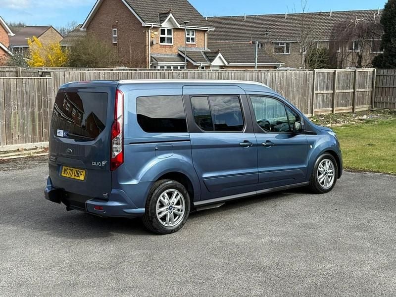 Used Ford Grand Tourneo Connect Titanium 120 HP (88 kW) 2020 Blue MPV