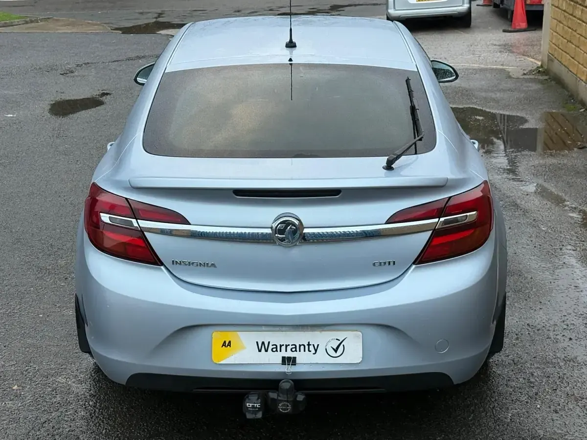 Used Vauxhall Insignia SRi 163 HP (119 kW) 2014 Silver Hatchback