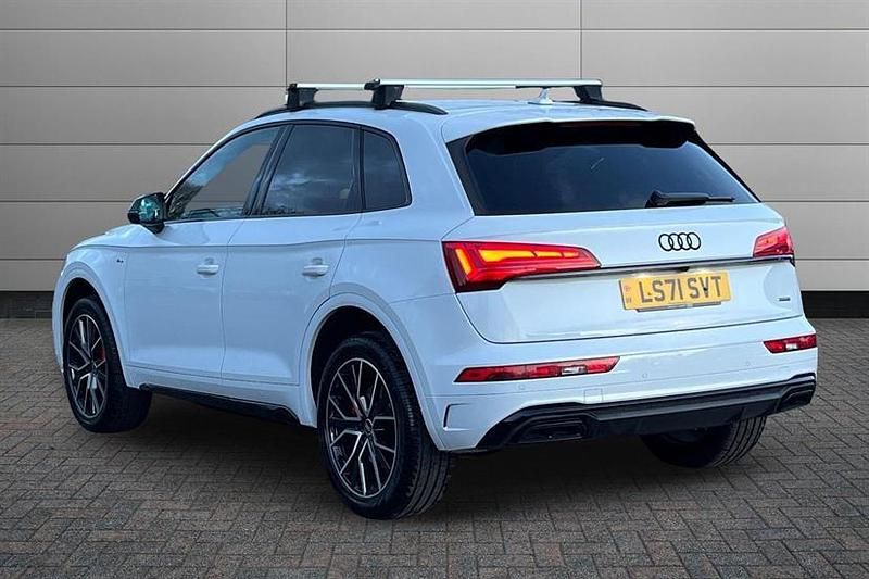 Used Audi Q5 Advanced 204 HP (150 kW) 2021 Glacier white SUV