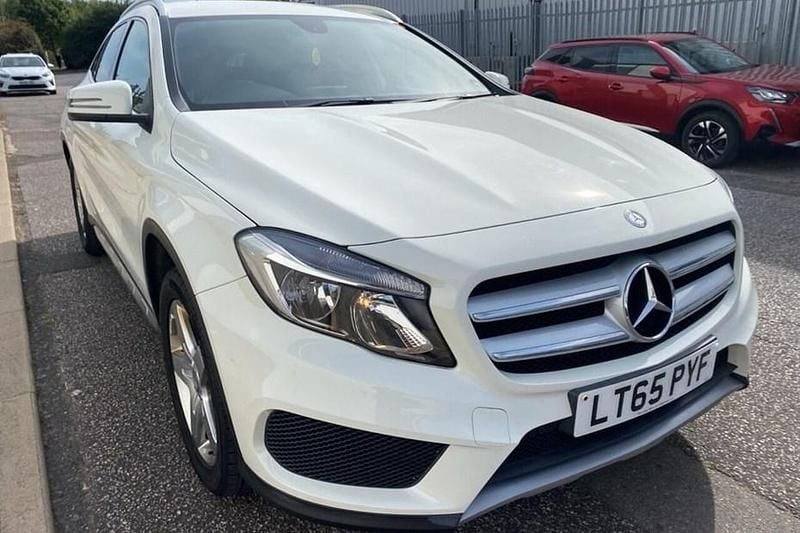 White Used 2015 Mercedes GLA200 AMG line SUV | £11,104 (Fair price) - Image 1/1