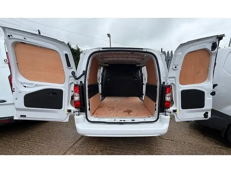 Used Peugeot Partner 131 HP (96 kW) 2024 White MPV