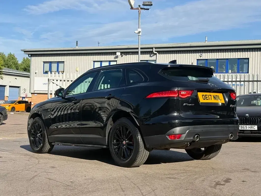 Used Jaguar F-Pace Portfolio 300 HP (220 kW) 2017 Black SUV