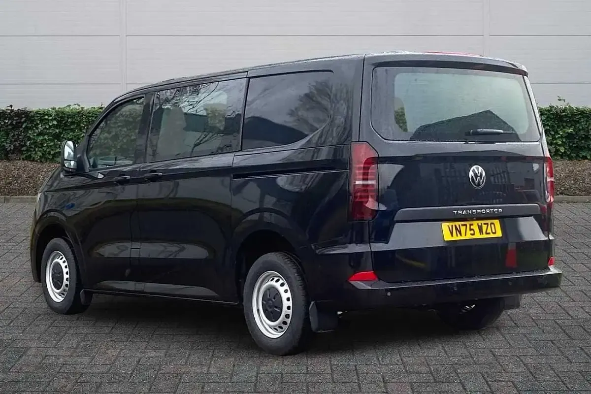 Ny VW Transporter Pro 2025 Svart Van