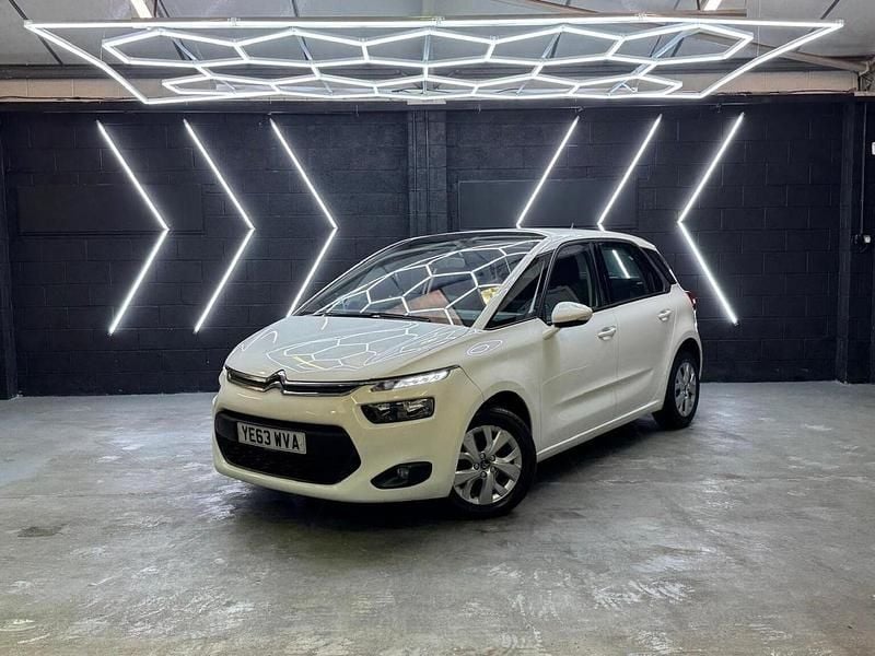White Used 2013 Citroën C4 Picasso VTR Sport MPV | £5,995 (Fair price) - Image 1/4