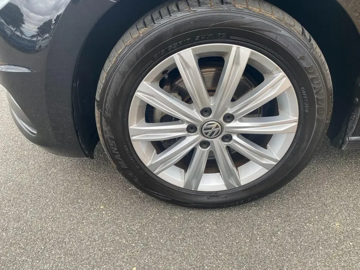 Used VW Touran SEL 150 HP (110 kW) 2016 Black MPV