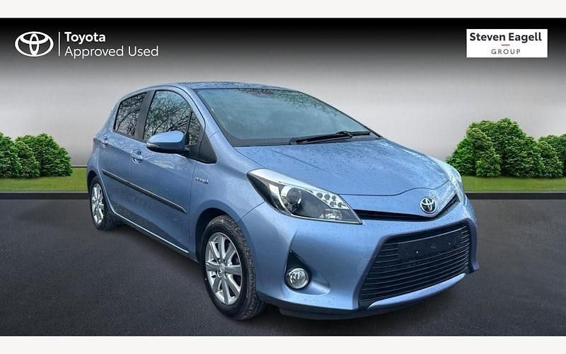 Used Toyota Yaris Hybrid T4 101 HP (74 kW) 2013 Hatchback