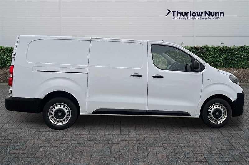 Used Vauxhall Vivaro 145 HP (106 kW) 2024 White MPV