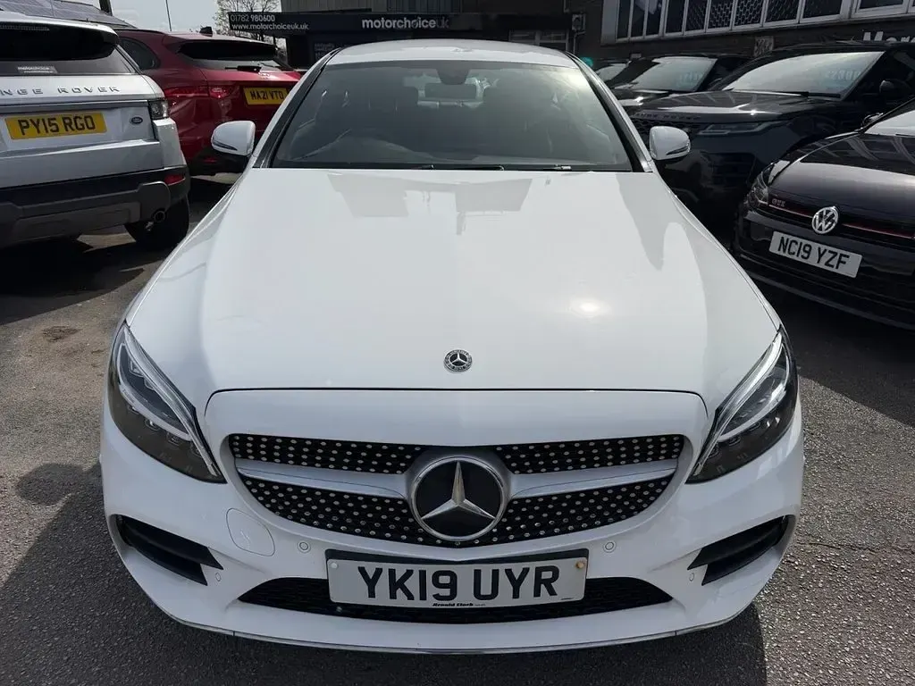 Used Mercedes C220 AMG line 194 HP (142 kW) 2019 White Coupe