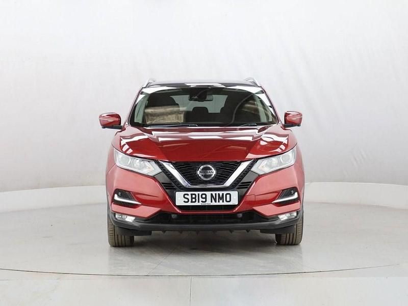 Used Nissan Qashqai N-Connecta 115 HP (84 kW) 2019 Red SUV