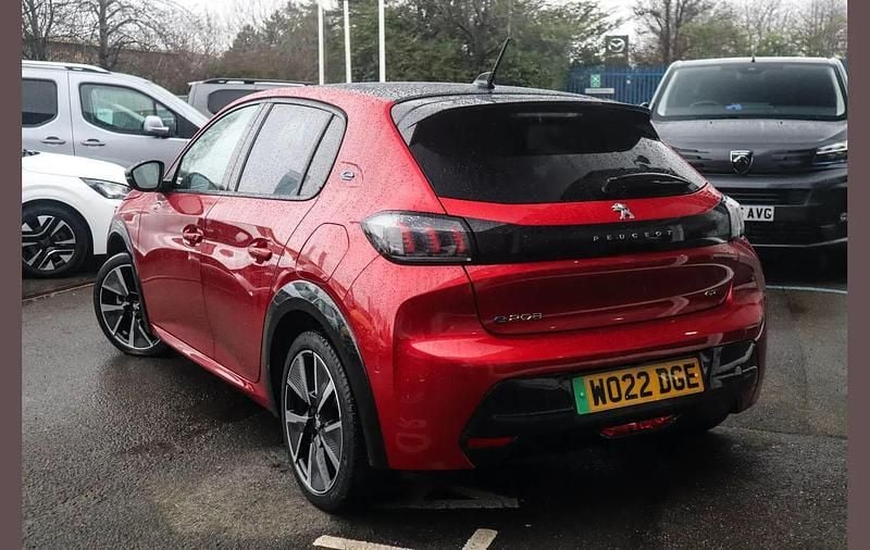 Used Peugeot e-208 Premium 100 kW (136 HP) 2022 Red Hatchback