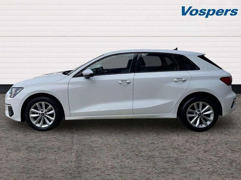Begagnad Audi A3 Comfort 110 HK (80 kW) 2022 Vit Sedan