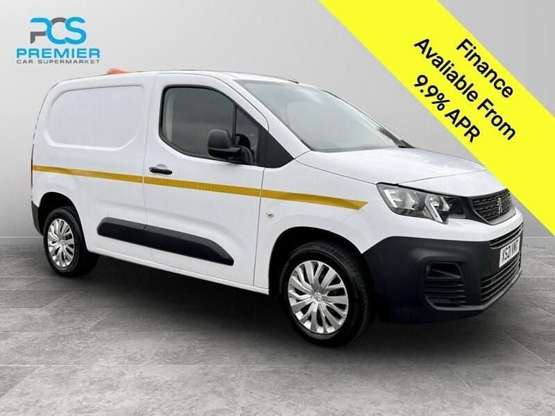 White Used 2021 Peugeot Partner MPV | £6,800 (Super price) - Image 1/3