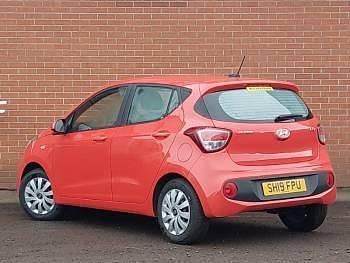 Used Hyundai i10 SE 66 HP (48 kW) 2019 Red Hatchback