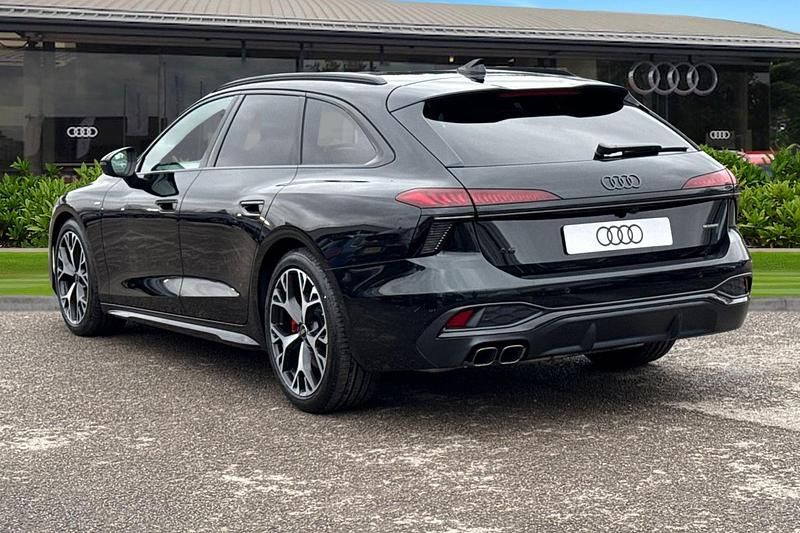 New Audi A6 Comfort 2025 Green Estate