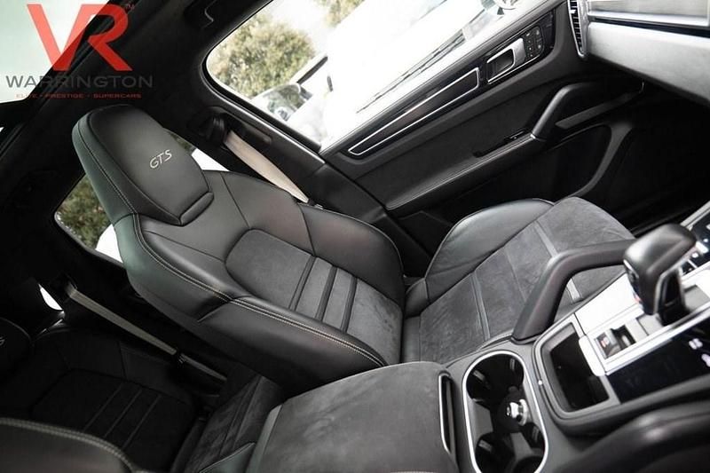 Usado Porsche Cayenne 650 HP (478 kW) 2023 Cinzento SUV