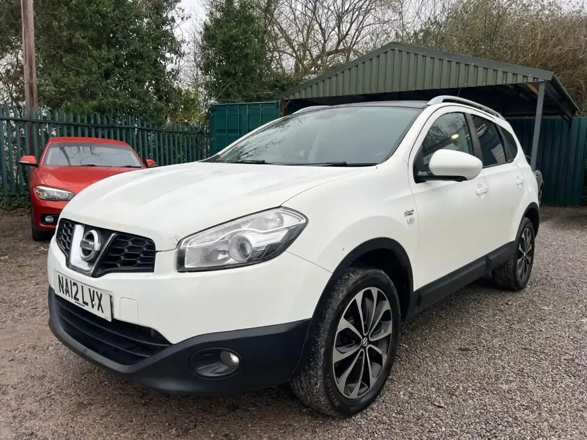 Gebraucht Nissan Qashqai +2 N-TEC 130 PS (95 kW) 2012 Weiß SUV