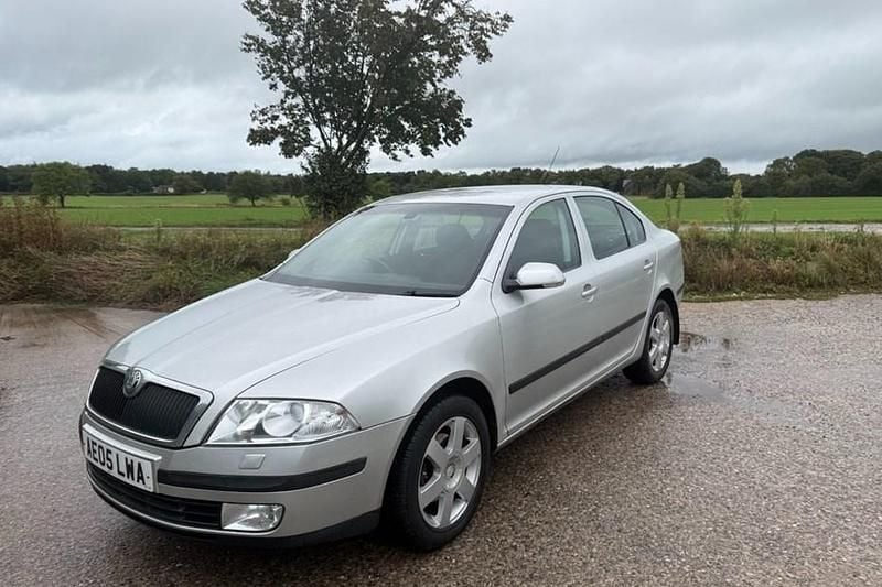 Silver Used 2005 Skoda Octavia Elegance Hatchback | £1,950 (Good price) - Image 1/1
