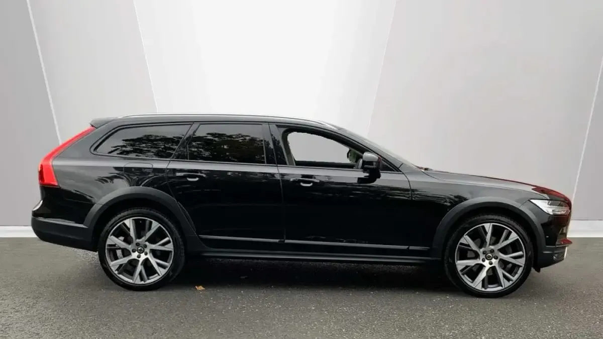 Used Volvo V90 CC Plus 232 HP (170 kW) 2020 Estate