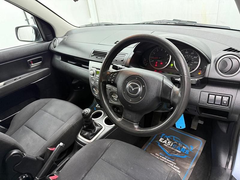 Begagnad Mazda 2 2007 Blå Halvkombi