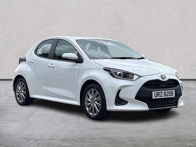 White Used 2023 Toyota Yaris Hybrid Hatchback | £17,569 (Good price) - Image 1/4