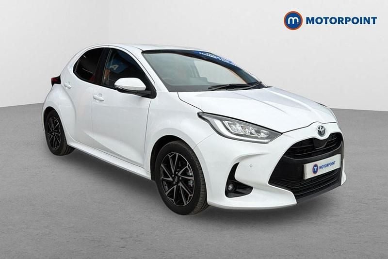 Used Toyota Yaris Hybrid Design 2024 White Hatchback