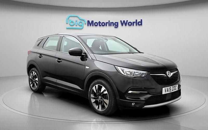 Used Vauxhall Grandland X Sport 131 HP (96 kW) 2019 Black SUV