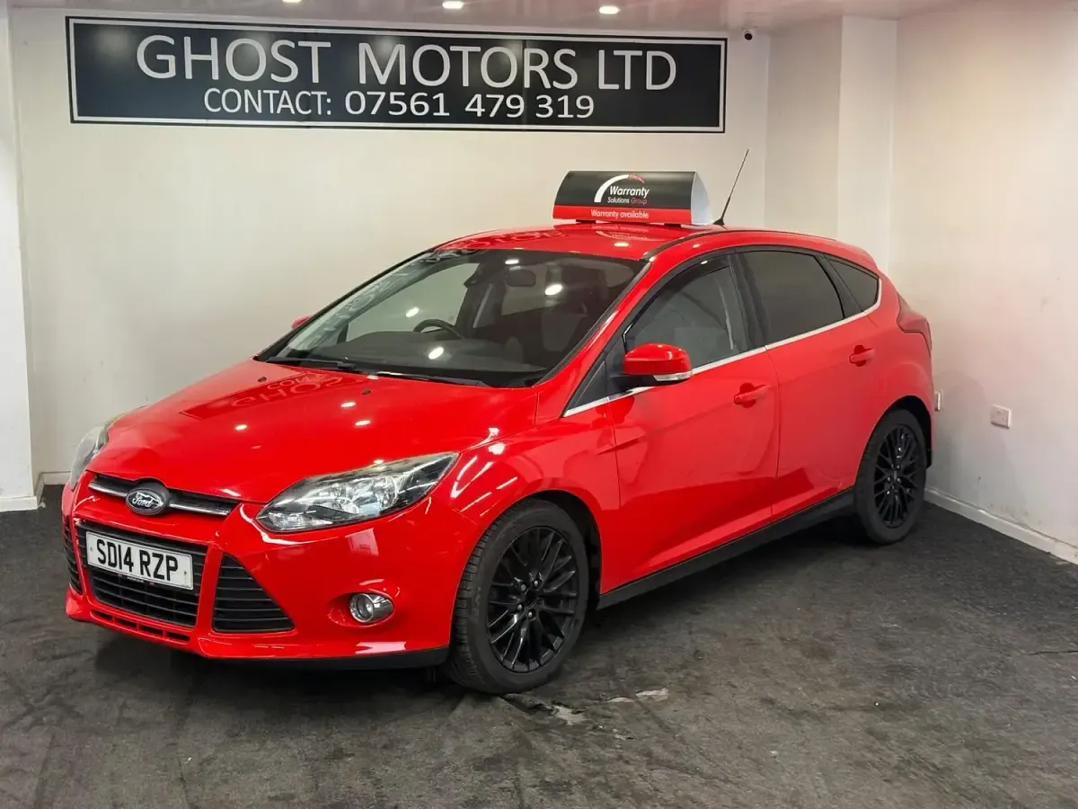 Used Ford Focus Zetec 115 HP (84 kW) 2014 Red Hatchback