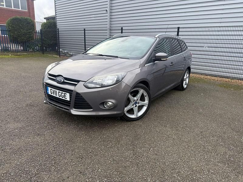 Used Ford Focus Titanium 115 HP (84 kW) 2011 Brown Estate