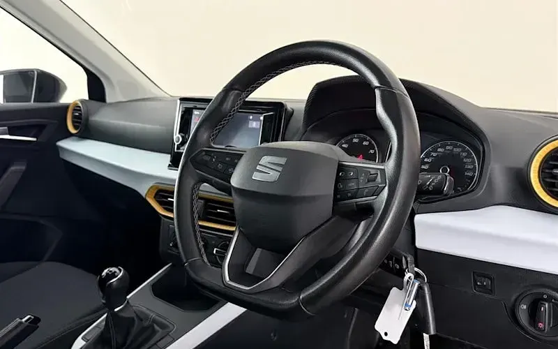 Used Seat Arona SE 95 HP (69 kW) 2025 SUV