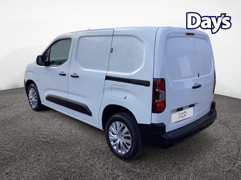 Used Citroën Berlingo 100 HP (73 kW) 2022 White MPV