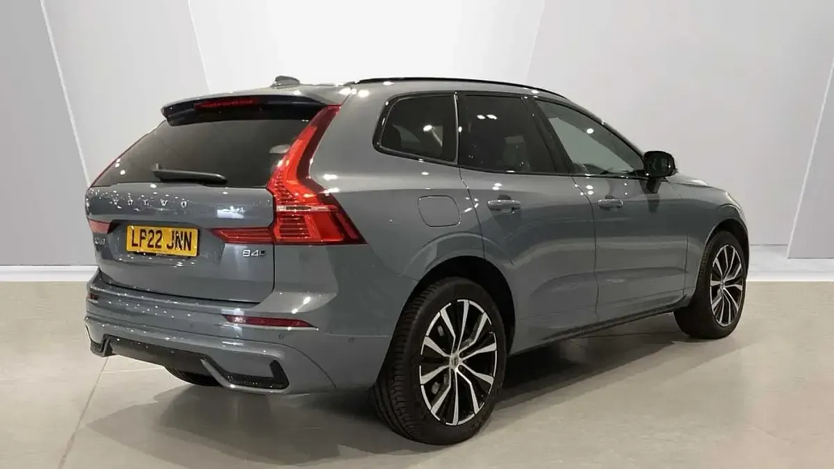 Used Volvo XC60 Plus 194 HP (142 kW) 2022 Grey SUV