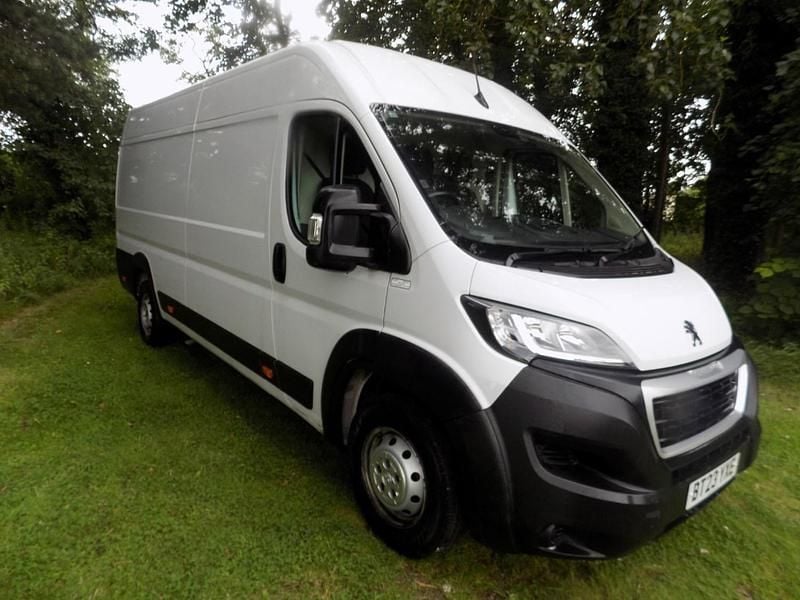 White Used 2023 Peugeot Boxer Premium Van | £12,995 (Super price) - Image 1/4