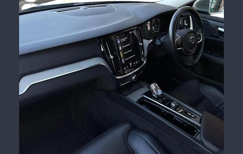 Used Volvo V60 Inscription 194 HP (142 kW) 2021 Grey Estate