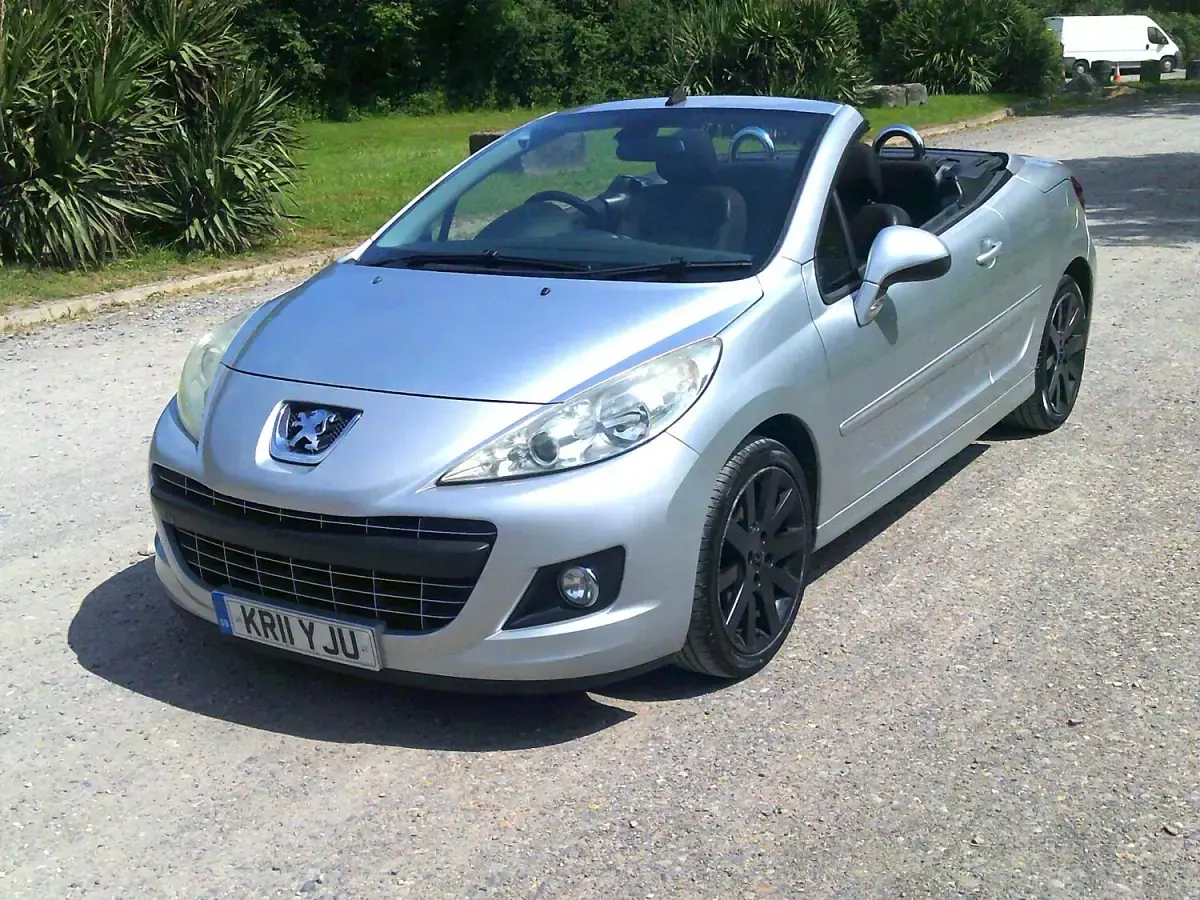 Used Peugeot 207 GTi 92 HP (67 kW) 2011 Silver