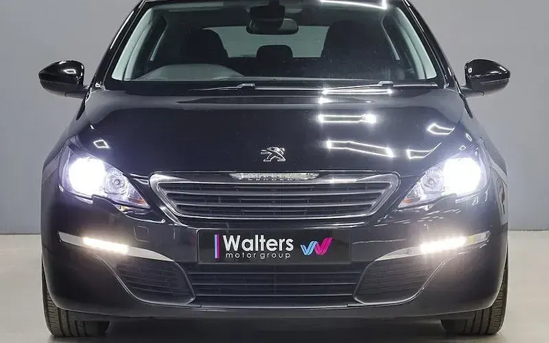 Used Peugeot 308 Active 120 HP (88 kW) 2016 Hatchback