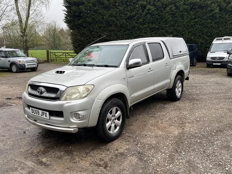 Used Toyota HiLux Luxury 171 HP (125 kW) 2009 Silver Pickup
