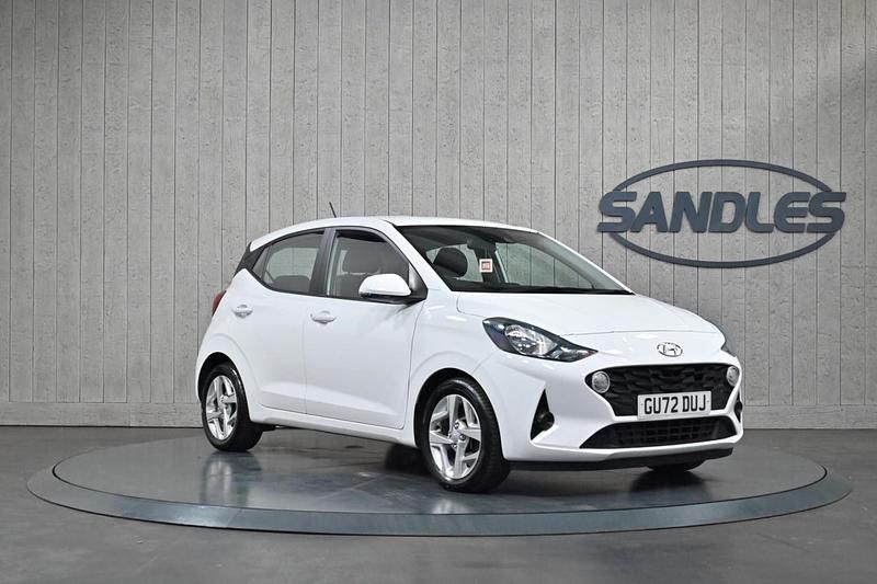 White Used 2022 Hyundai i10 SE Hatchback | £12,499 (Fair price) - Image 1/4