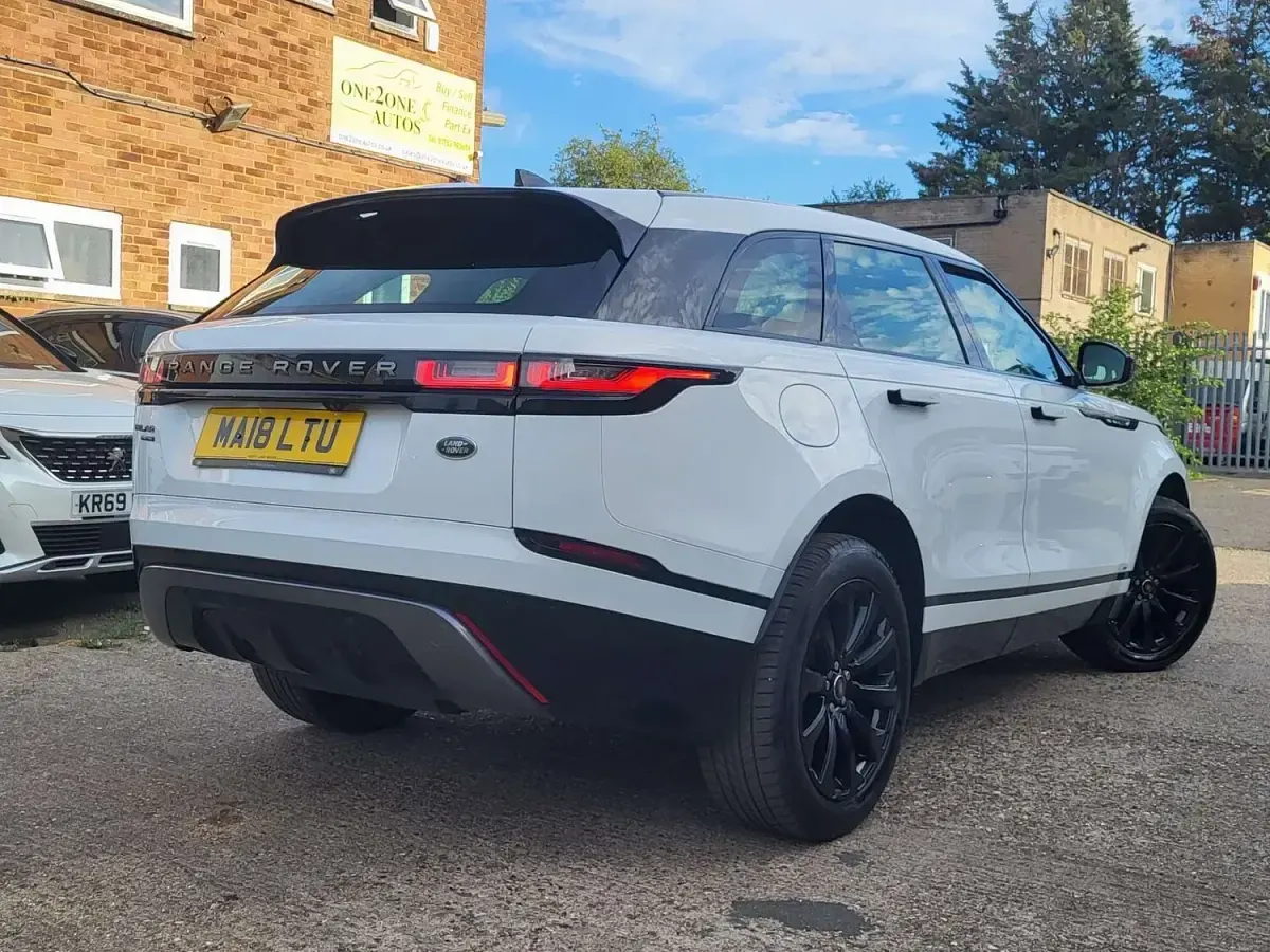 Used Land Rover Range Rover Velar SE Dynamic 180 HP (132 kW) 2018 White SUV