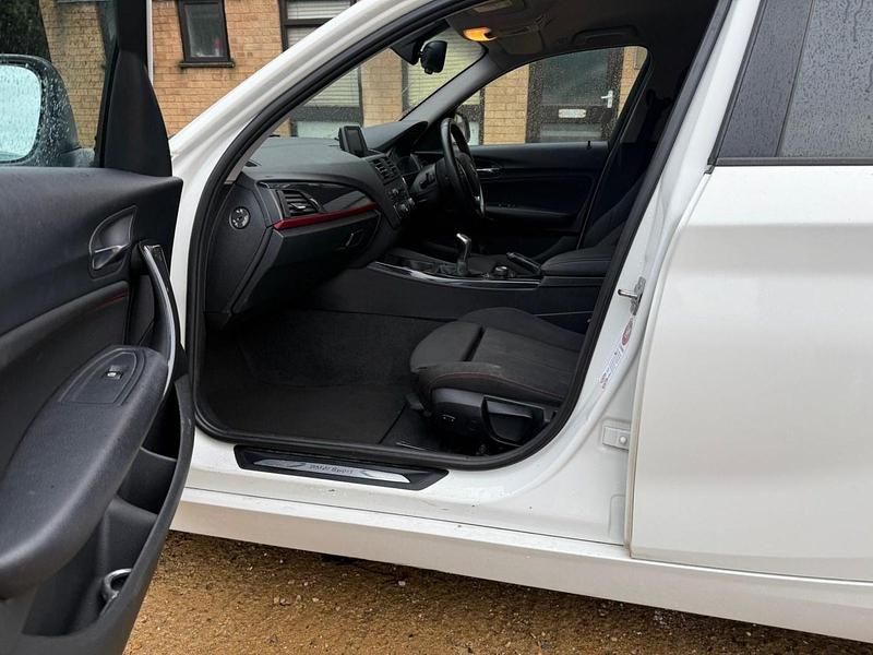 Used BMW 116 Sport Line 2013 White Hatchback