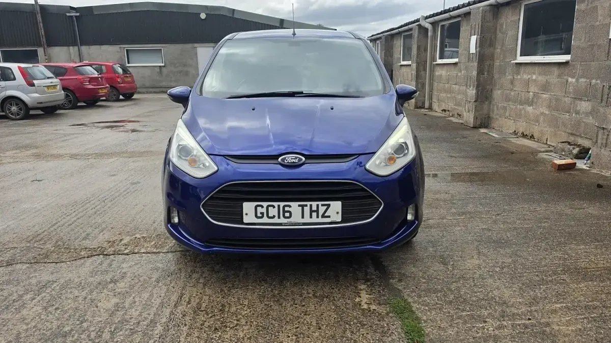 Used Ford B-MAX Zetec 95 HP (69 kW) 2016 Blue MPV