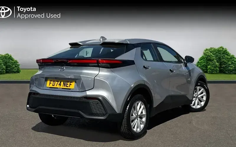 Second-hand Toyota C-HR 140 CP (102 kW) 2026 SUV
