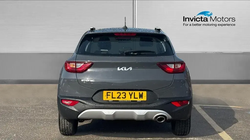Used Kia Stonic 99 HP (72 kW) 2023 Storm grey premium SUV