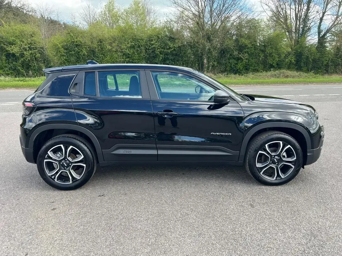 New Jeep Avenger Longitude 100 HP (73 kW) 2026 Red SUV